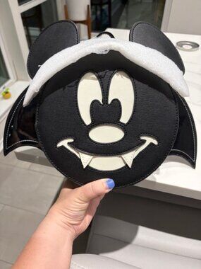 NWT Loungefly Disney Mickey Mouse Mickey Bat Halloween Convertible Mini Backpack